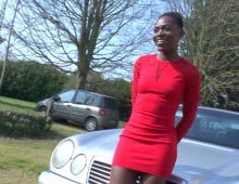 Jayna, sublime blackette, nous demande une défonce anale totale.