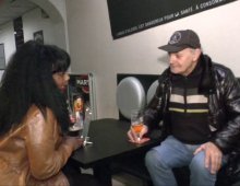 Esther découvre l’orgasme multiple avec un papy très expérimenté.