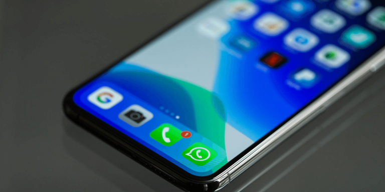 Définissez facilement la réponse automatique de WhatsApp (Guide 2021)